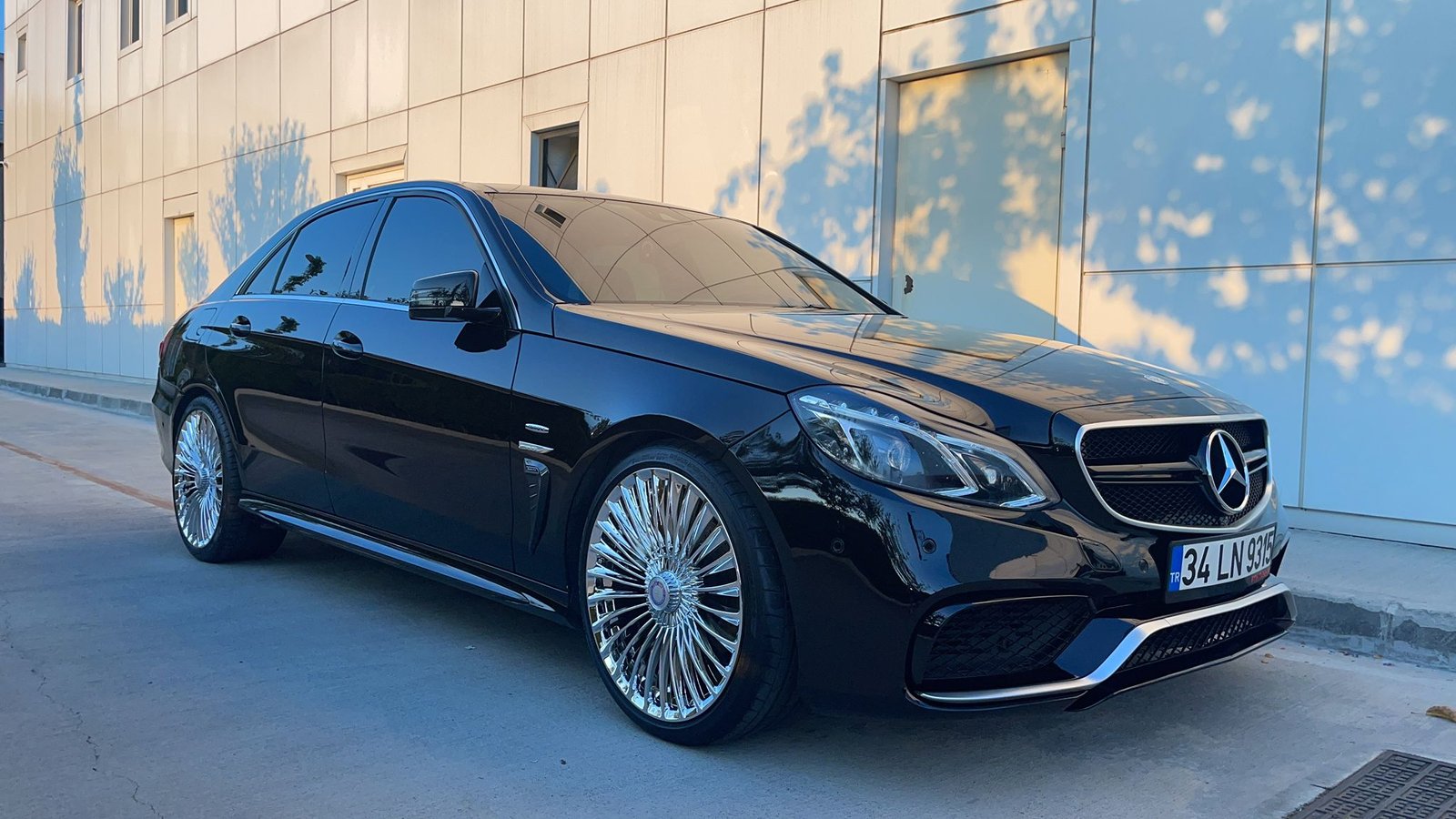 Mercedes Benz E180 AMG